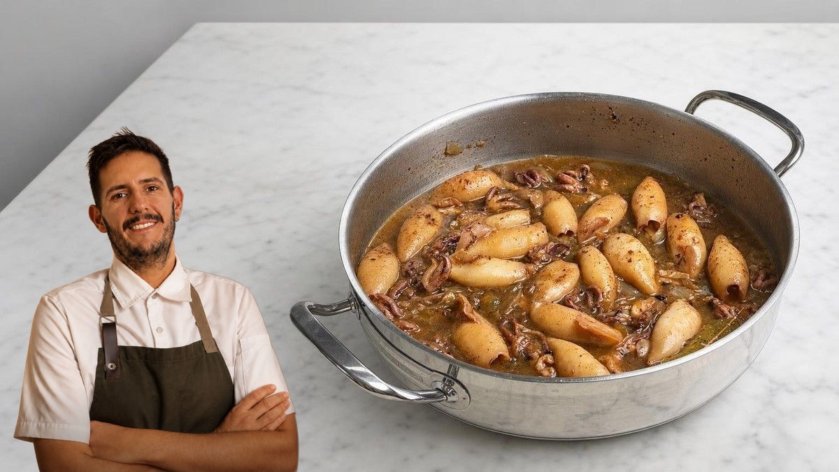 Marcos Serén, con su retrato recortado sobre Chipirones encebollados, en un montaje de HolyCook