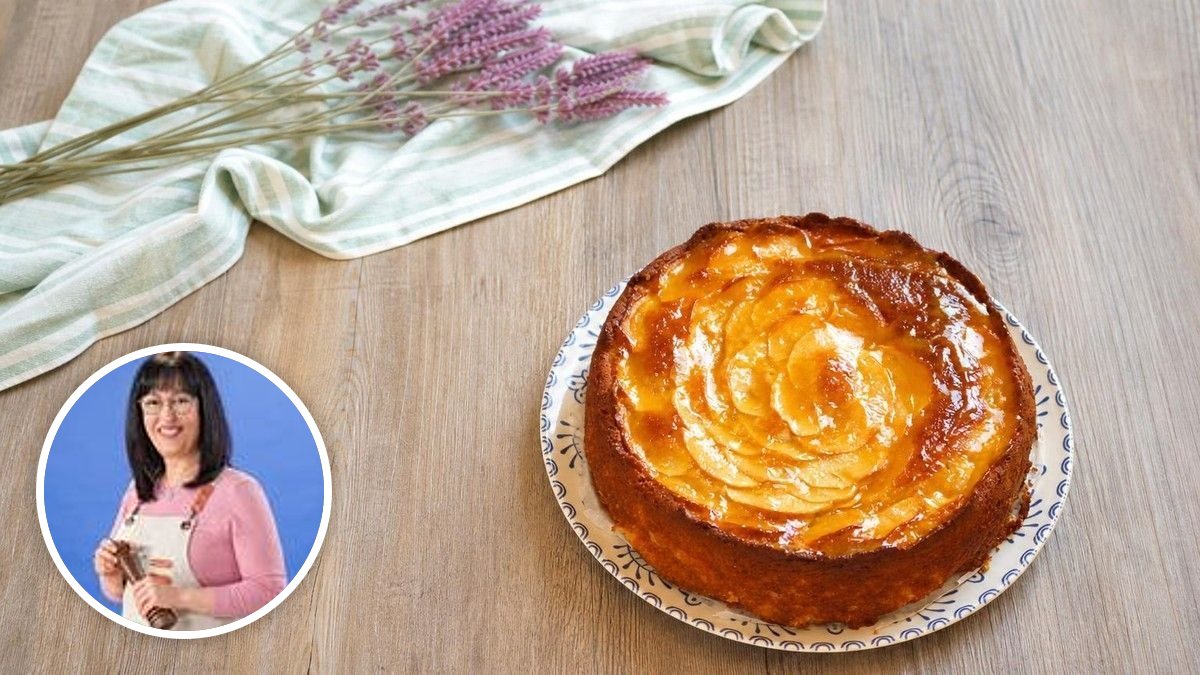 Tarta de manzana sin pesar ingredientes de Anna Terés, con su foto de perfil en un montaje de HolyCook